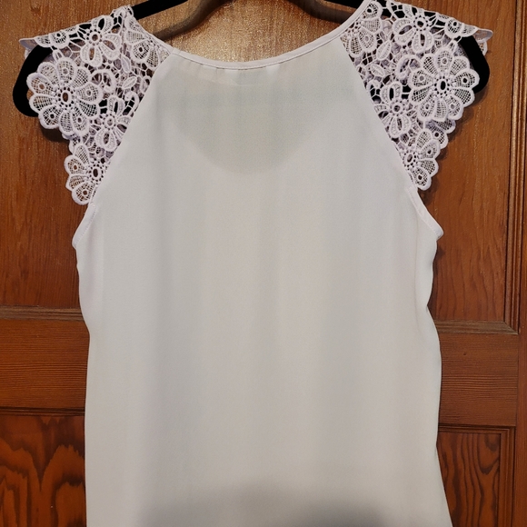 Any 2 for $20 2 small tops - Picture 3 of 10